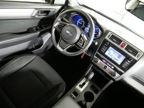 Used 2019 Subaru Outback 2.5i w/ Popular Package #1 AWD/4WD image 9