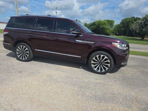 Used 2023 Lincoln Navigator Reserve AWD/4WD image 10