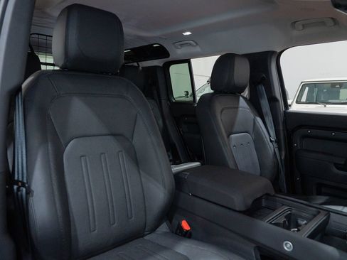 Used 2022 Land Rover Defender 110 S AWD/4WD image 46