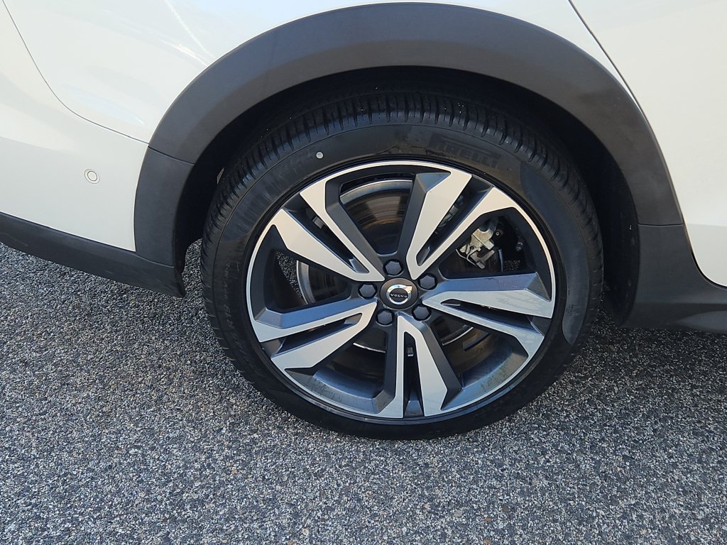 Used 2023 Volvo V60 B5 Cross Country Plus AWD/4WD image 9