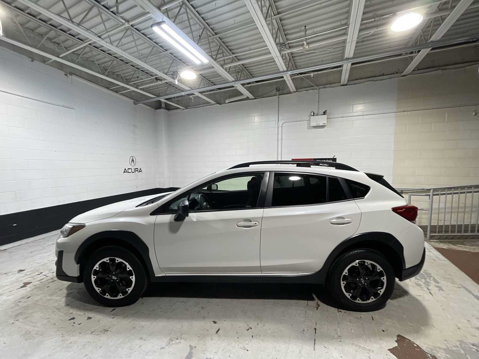 Used 2023 Subaru Crosstrek 2.0i AWD/4WD image 3