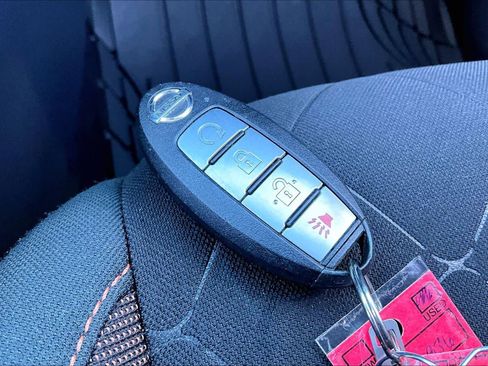 Used 2020 Nissan Kicks SR image 14