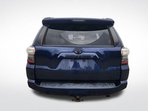 Used 2015 Toyota 4Runner SR5 AWD/4WD image 8