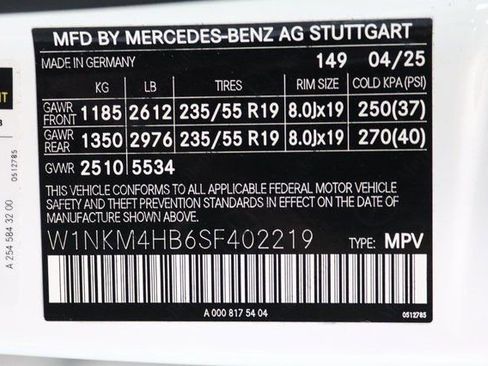 Used 2025 Mercedes-Benz GLC 300 4MATIC image 31