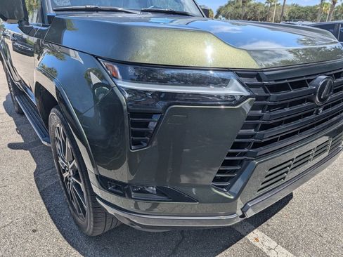 Used 2024 Lexus GX 550 w/ Cold Area Package AWD/4WD image 8