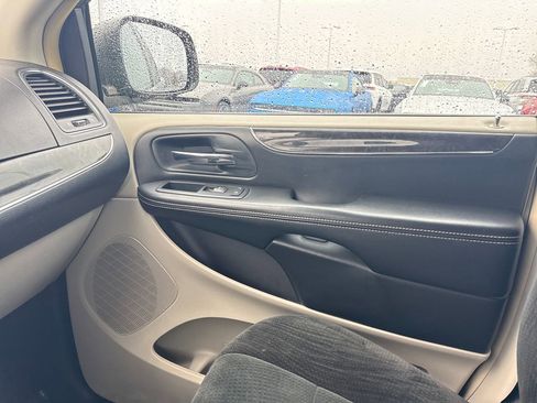 Used 2012 Chrysler Town & Country Touring w/ Entertainment Group #1 image 23