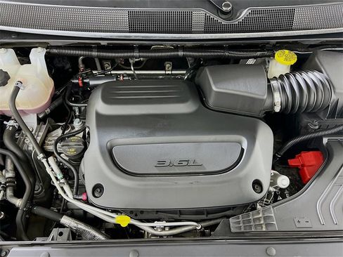 Used 2024 Chrysler Voyager LX image 28