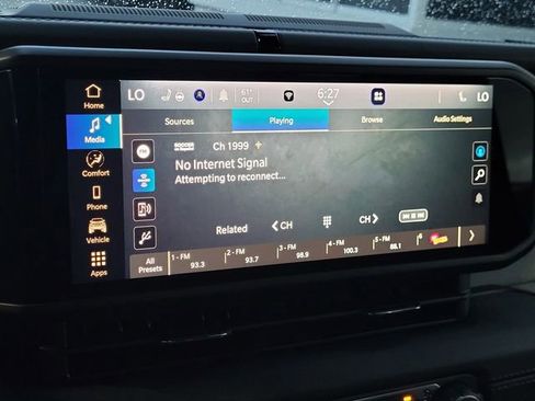 Certified 2025 Jeep Wrangler Unlimited Sahara w/ Safety Group image 9