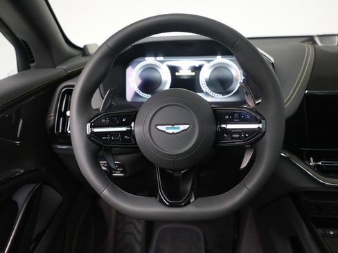 Used 2025 Aston Martin DBX 707 image 19