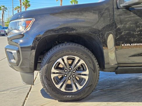 Used 2021 Chevrolet Colorado Z71 w/ Safety Package RWD image 11