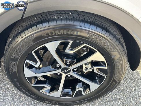 Used 2023 Kia Sportage EX image 6