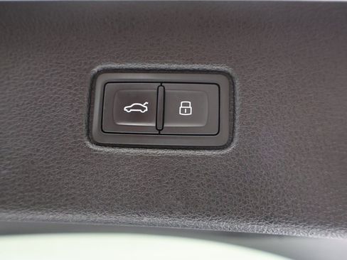 Used 2018 Audi Q7 3.0T Premium Plus w/ Premium Plus Package image 18