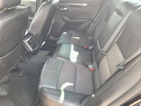 Used 2015 Chevrolet Impala LT w/ Convenience Package FWD image 11