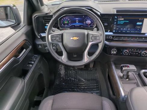 Used 2024 Chevrolet Silverado 1500 LT RWD image 18