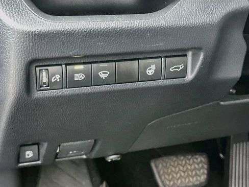 Certified 2020 Toyota RAV4 XLE w/ Convenience Package AWD/4WD image 10