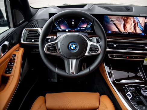 New 2026 BMW X5 xDrive50e w/ Executive Package AWD/4WD image 11