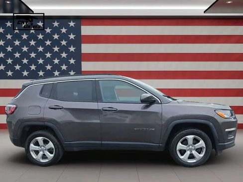 Used 2019 Jeep Compass Latitude AWD/4WD image 4
