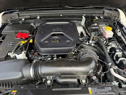 Used 2025 Jeep Wrangler Unlimited Rubicon image 23