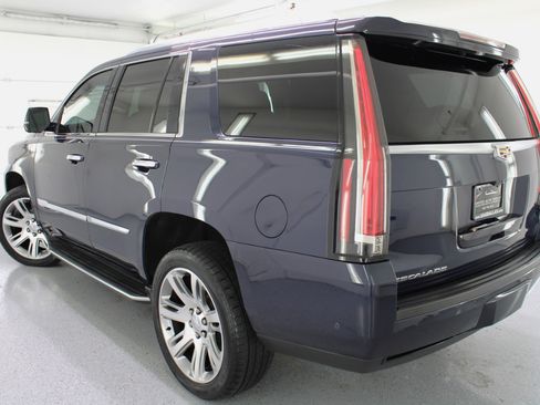 Used 2018 Cadillac Escalade Luxury image 31