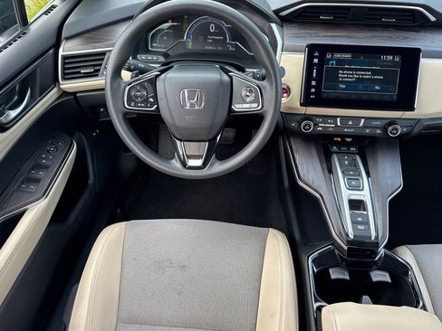 Used 2018 Honda Clarity Plug-In Hybrid image 15
