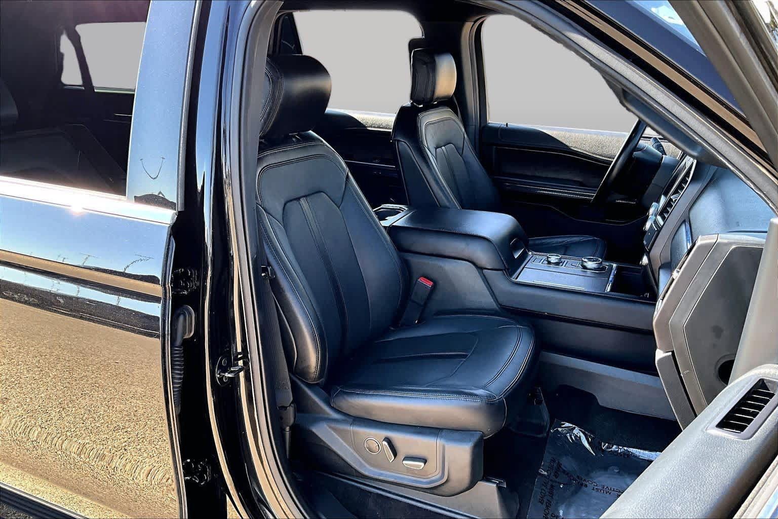 Used 2019 Ford Expedition Max Limited w/ Driver Assistance Package AWD/4WD image 9