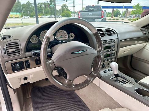 Used 2005 Ford Thunderbird 50th Anniversary RWD image 9