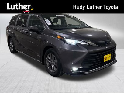Certified 2021 Toyota Sienna XLE