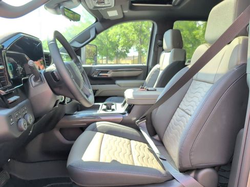 New 2026 Chevrolet Silverado 2500 ZR2 AWD/4WD image 18