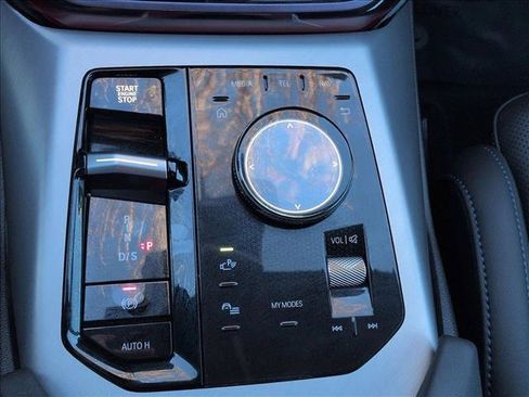 Used 2025 BMW X3 xDrive30i w/ Premium Package image 12