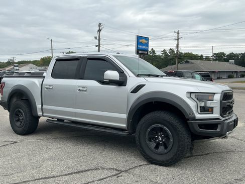 Used 2018 Ford F150 Raptor w/ Equipment Group 802A Luxury AWD/4WD image 3