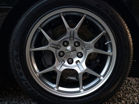 Used 2006 Ford GT RWD image 28