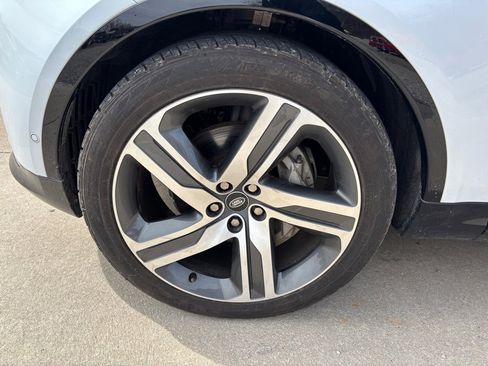 Used 2023 Land Rover Discovery S R-Dynamic image 39