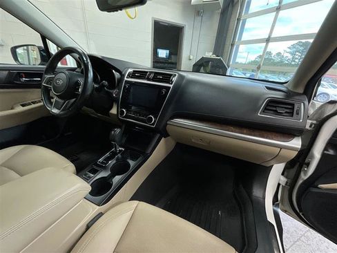 Used 2018 Subaru Outback 2.5i Limited AWD/4WD image 35