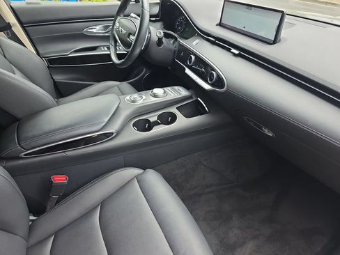 Used 2025 Genesis GV70 2.5T AWD/4WD image 15