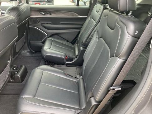 Certified 2022 Jeep Grand Cherokee L Limited AWD/4WD image 22