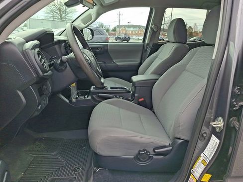 Used 2019 Toyota Tacoma SR w/ SR Convenience Package image 14