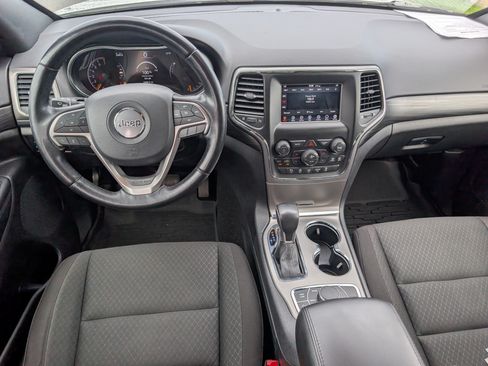 Used 2021 Jeep Grand Cherokee Laredo AWD/4WD image 12