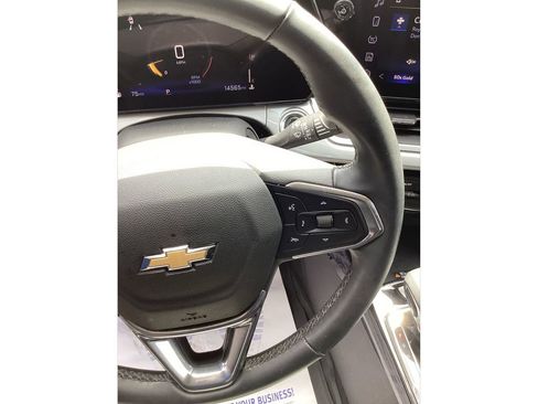 Used 2024 Chevrolet Trax LT w/ Sunroof Package FWD image 40