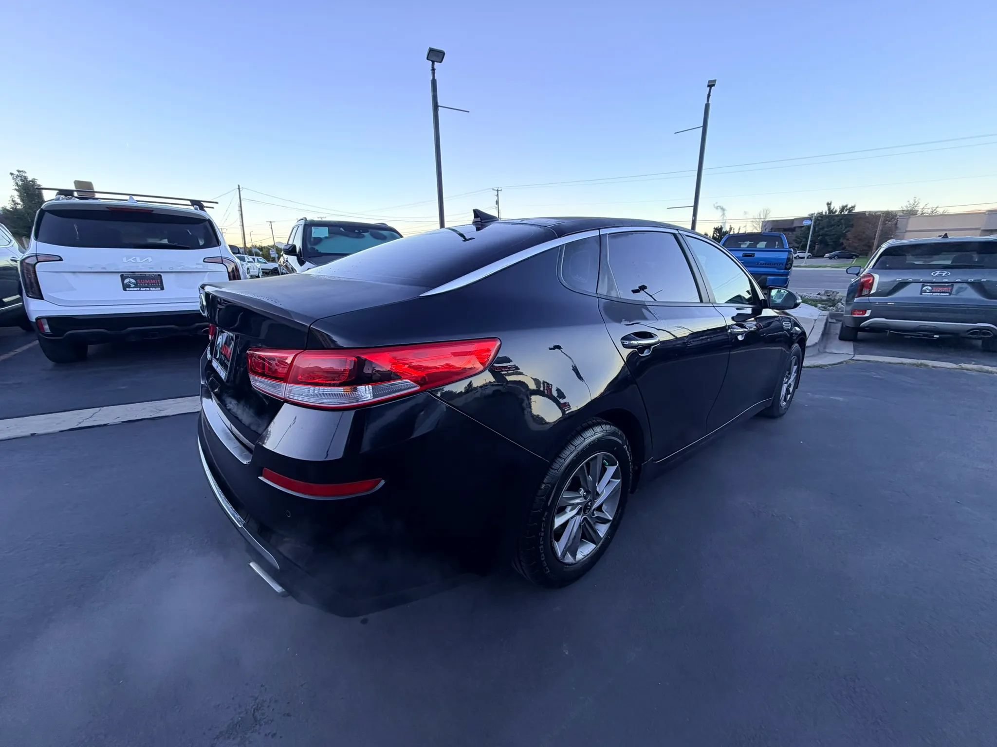 Used 2020 Kia Optima LX FWD image 3