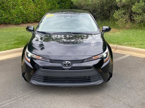 Used 2023 Toyota Corolla LE FWD image 2