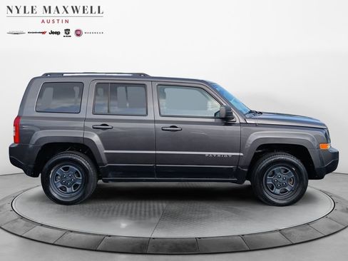 Used 2017 Jeep Patriot Sport w/ Power Value Group AWD/4WD image 17