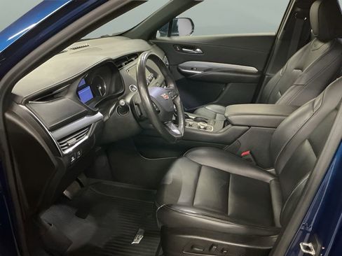 Used 2019 Cadillac XT4 Premium Luxury image 12