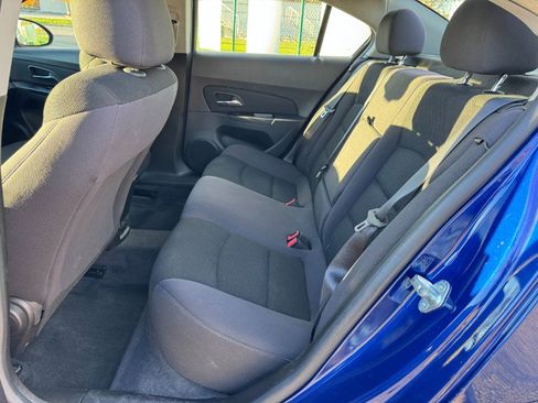 Used 2013 Chevrolet Cruze LT image 9
