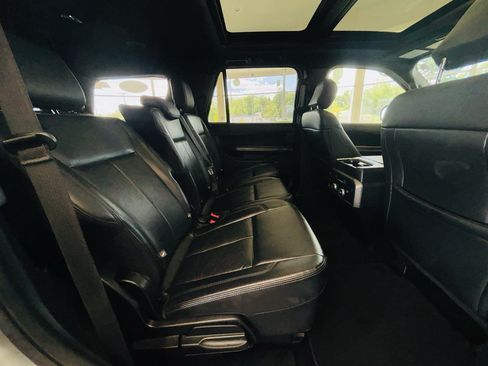 Used 2020 Ford Expedition XLT w/ Equipment Group 202A AWD/4WD image 37