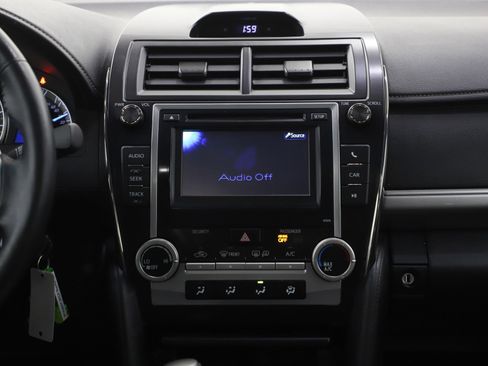 Used 2013 Toyota Camry SE image 15