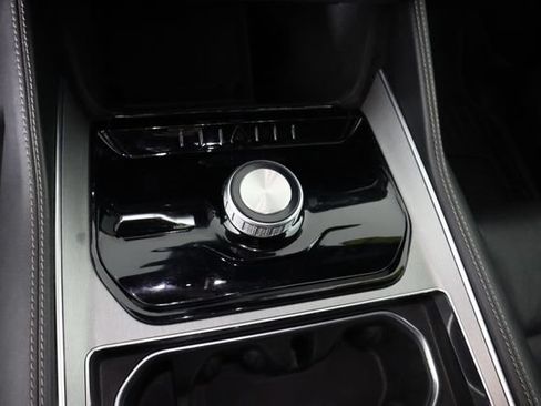 Used 2024 Jeep Wagoneer Series II AWD/4WD image 57