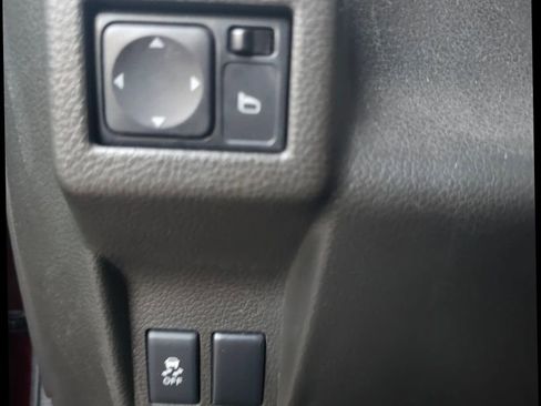 Used 2012 Nissan Cube 1.8 w/ Interior Designer Pkg FWD image 24