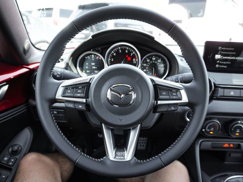Used 2026 MAZDA MX-5 Miata Club w/ Interior Package RWD image 18