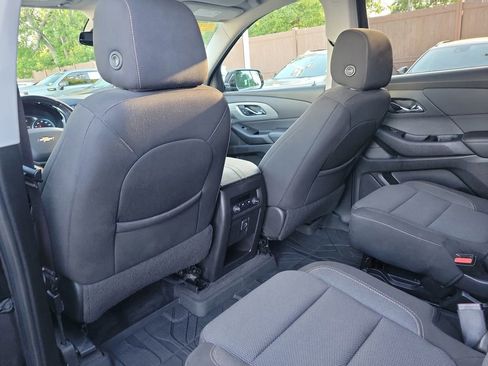 Used 2020 Chevrolet Traverse LT FWD image 17