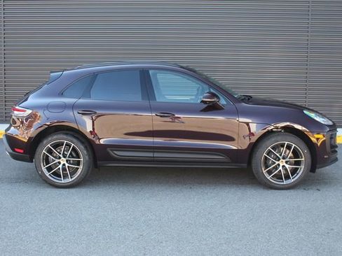 New 2026 Porsche Macan Base image 9